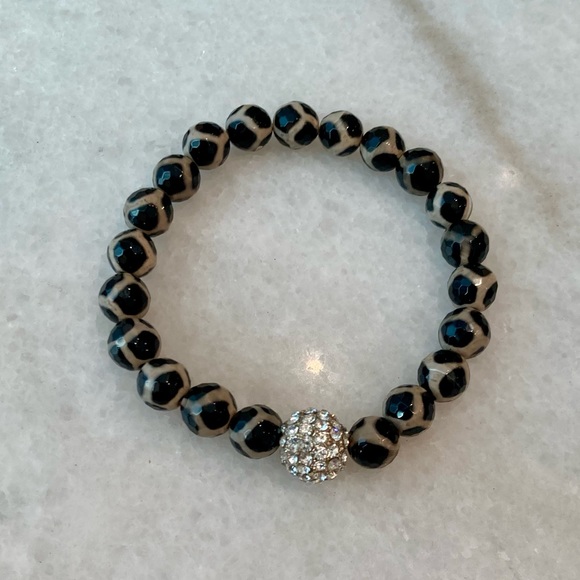🔸NWT🔸Faceted Natural Dzi Agate Beaded Bracelet with CZ accent - Picture 7 of 10